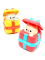 Интерактивная игрушка Котенок в подарке на колесах в пакете 6 х 9 см LG188157 LG188157